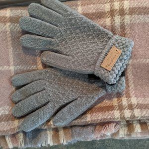 Gloves and Pashmina Set  NWT